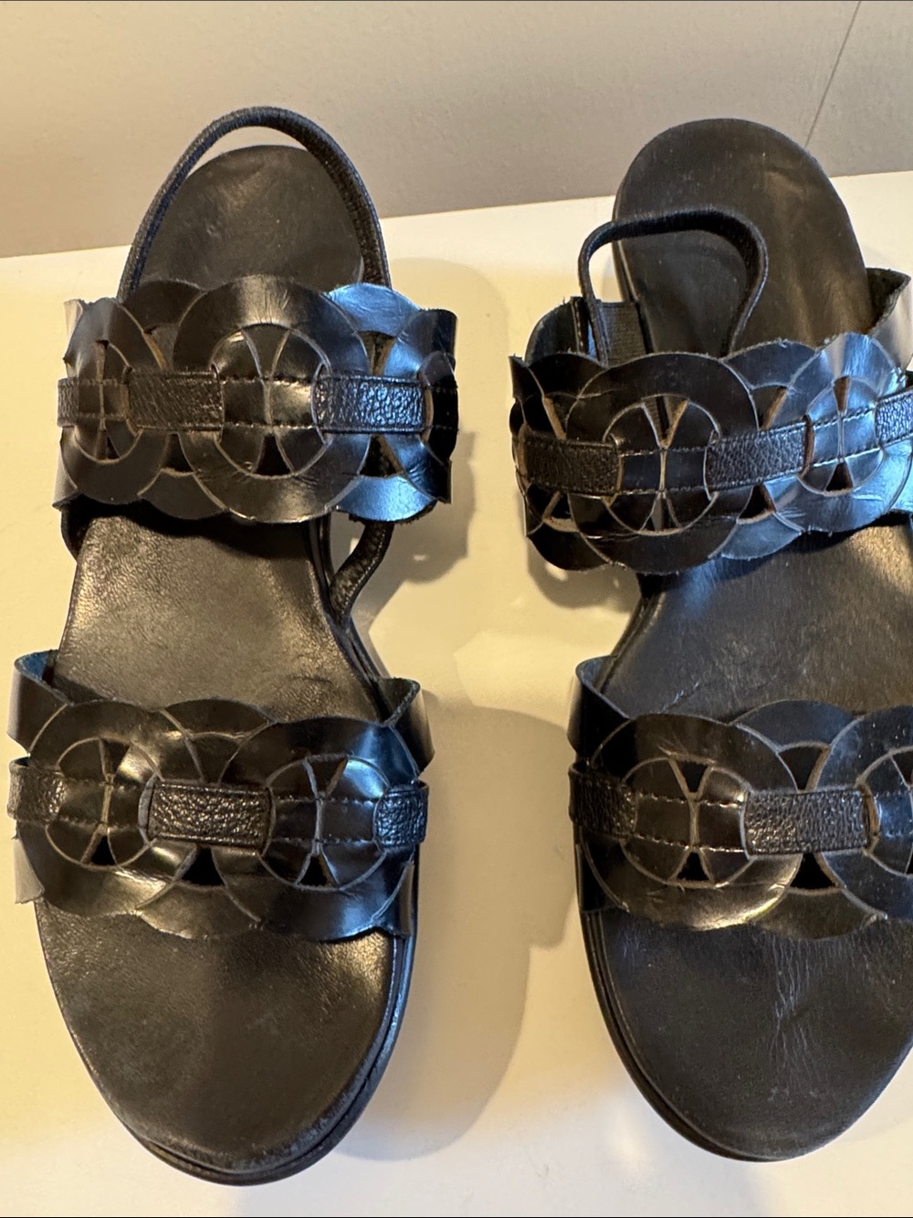 Munro Black Leather Slingback Sandals size 7
